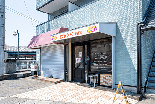 駐車場完備で、車での来店も便利